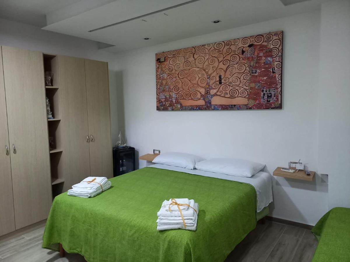Camera Eden Hotel Formia Bagian luar foto