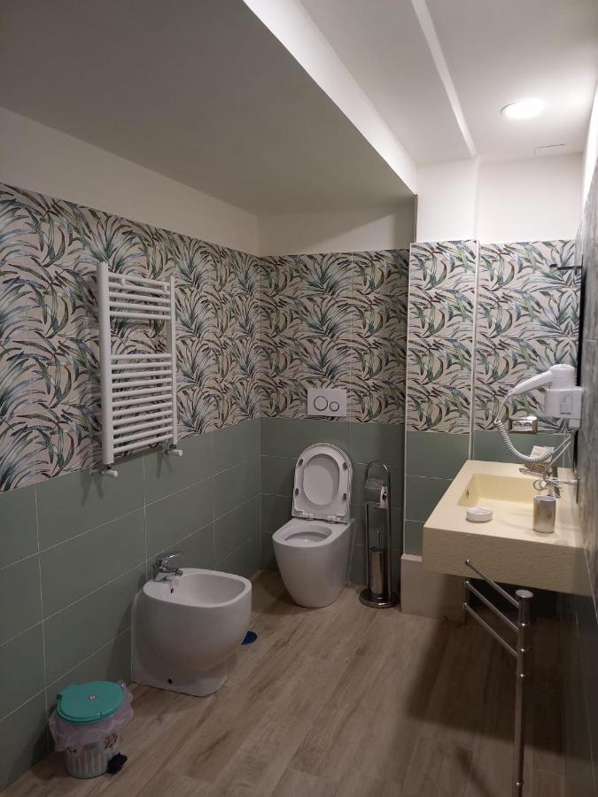 Camera Eden Hotel Formia Bagian luar foto